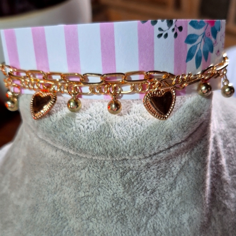 Goldtone Heart Charm Adjustable Chain Bracelet. New.